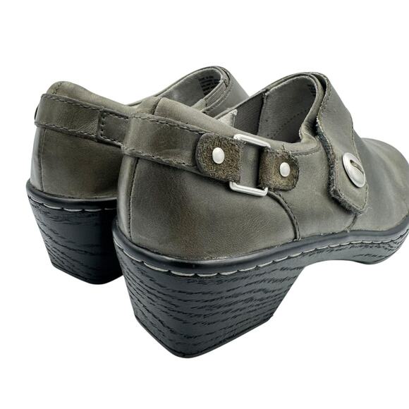 Klogs NWOB Landing Gray Leather Slip On Buckle Accent Chunky Heel Comfort Clogs - Picture 9 of 11